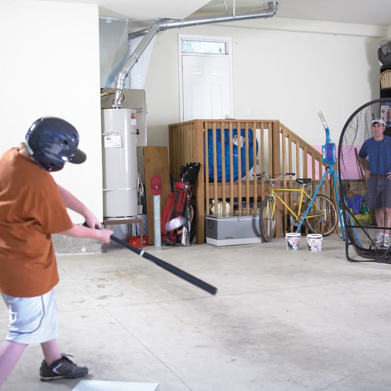 Small-Ball Pitching Machine